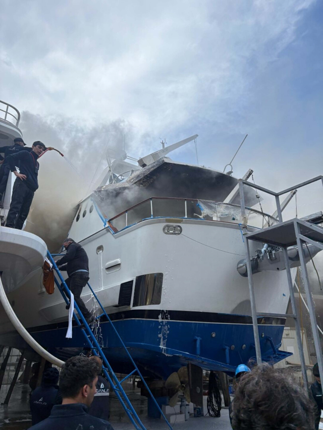Eski kulüp başkanının yatı alev alev yandı