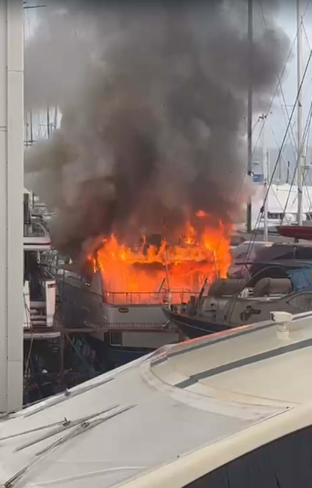 Eski kulüp başkanının yatı alev alev yandı
