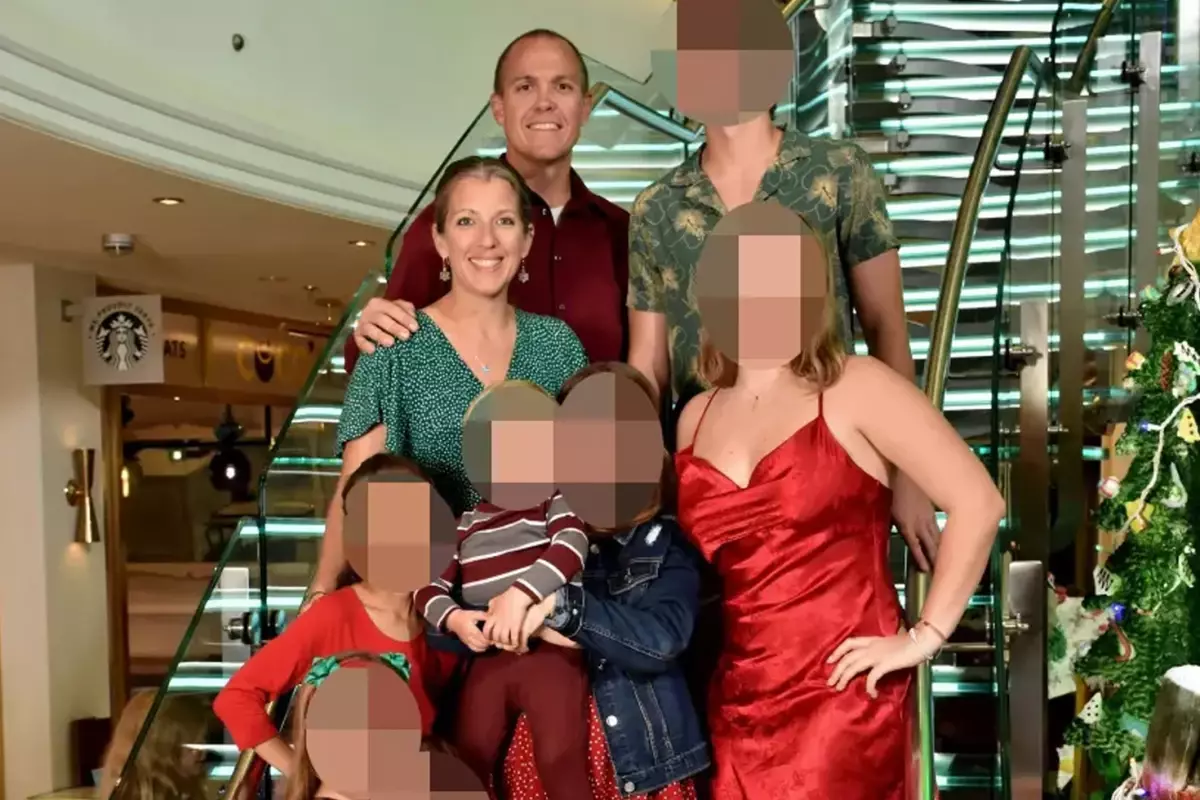 Evlat edindikleri 12 yaşındaki kız çocuğuna yıllarca işkence yaptılar