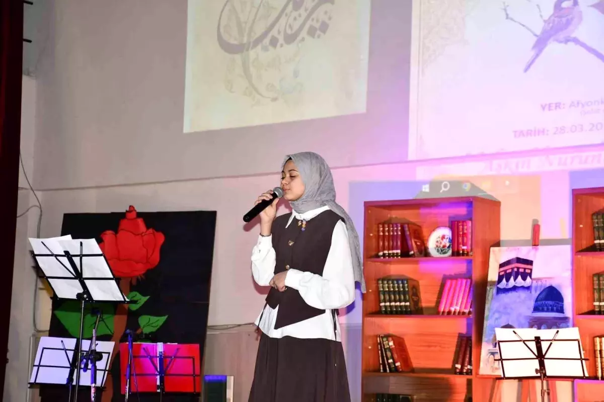 Gençlik Merkezlerinde şiir, ilahi ve anma etkinlikleri