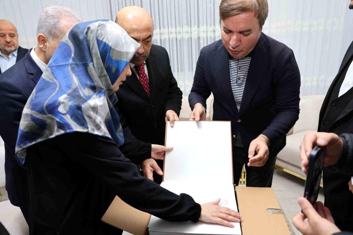 Vali Aydoğdu\'dan Görme Engelli Hafıza Kur\'an Hediyesi