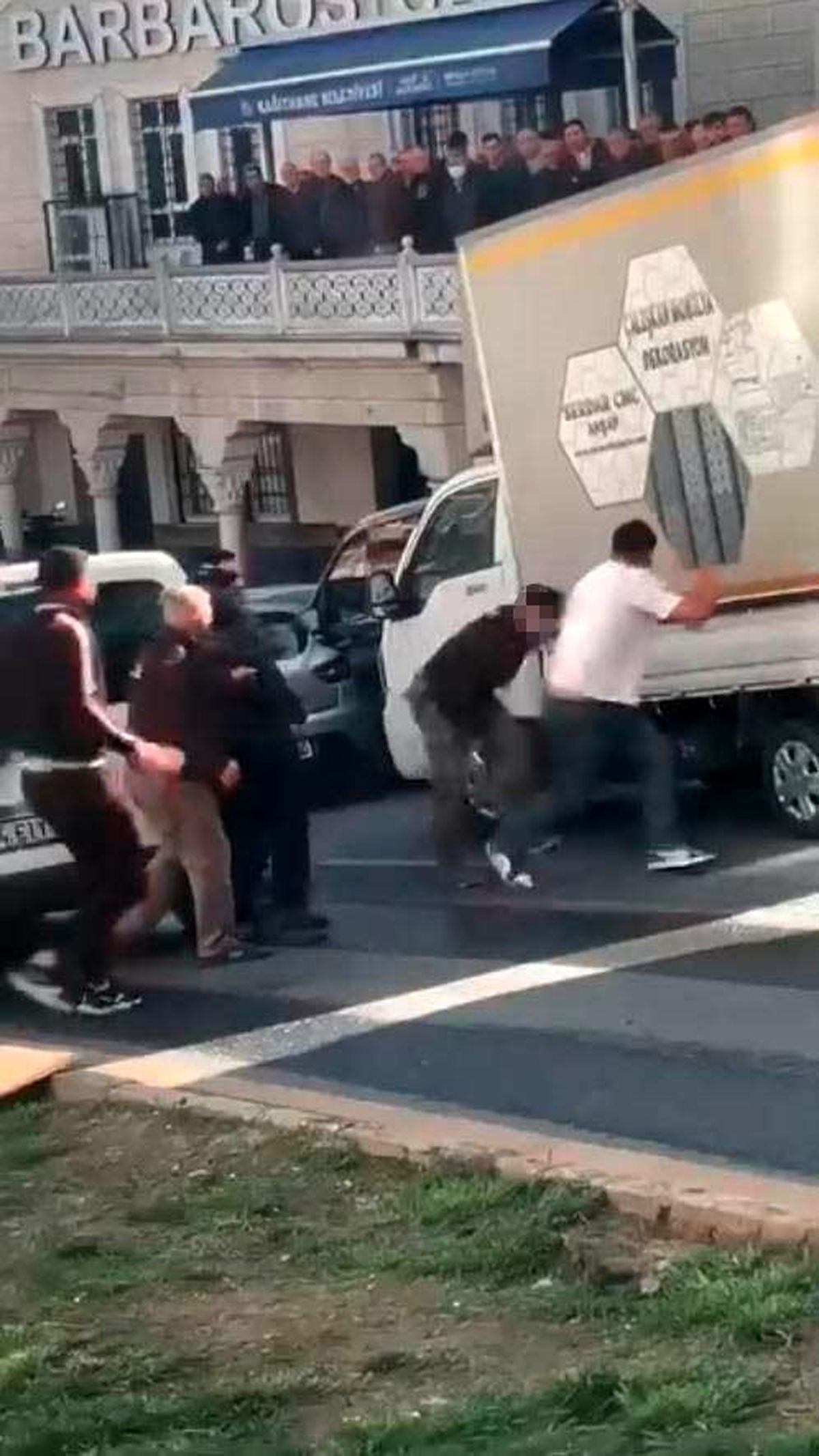 Kağıthane\'de Bıçaklı Kavga