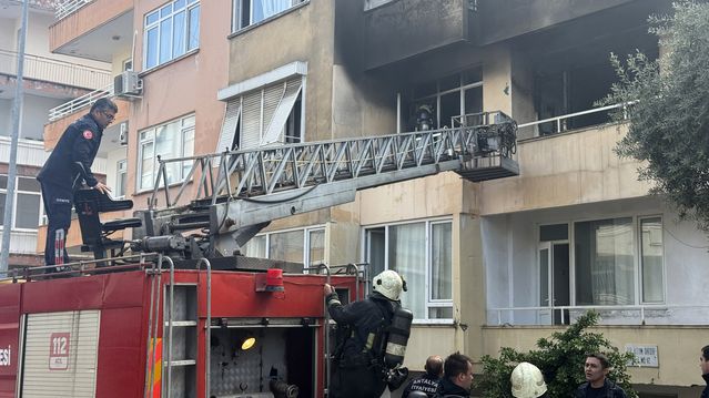 Antalya’da Kediye Yangın Müdahalesi