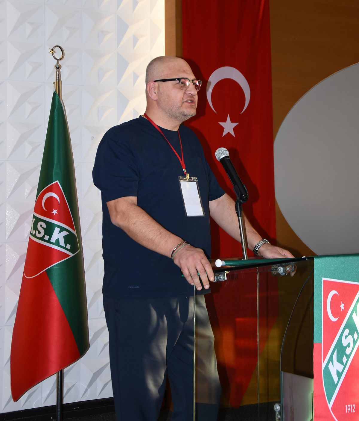 Karşıyaka\'da Başkan Adayı Yok