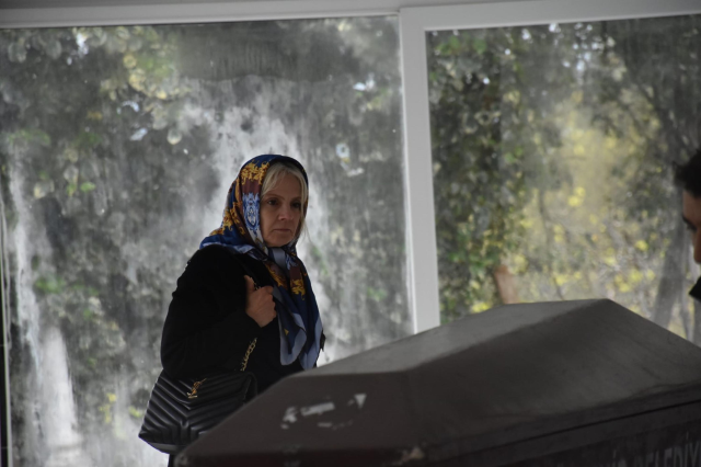 Ünlü sunucu Mehmet Ali Erbil annesinin cenazesine katılmadı