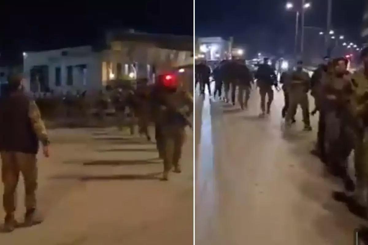 Suriye ordusundan dikkat çeken yürüyüş: Gazze bizim sloganımız, düşman sana geliyoruz