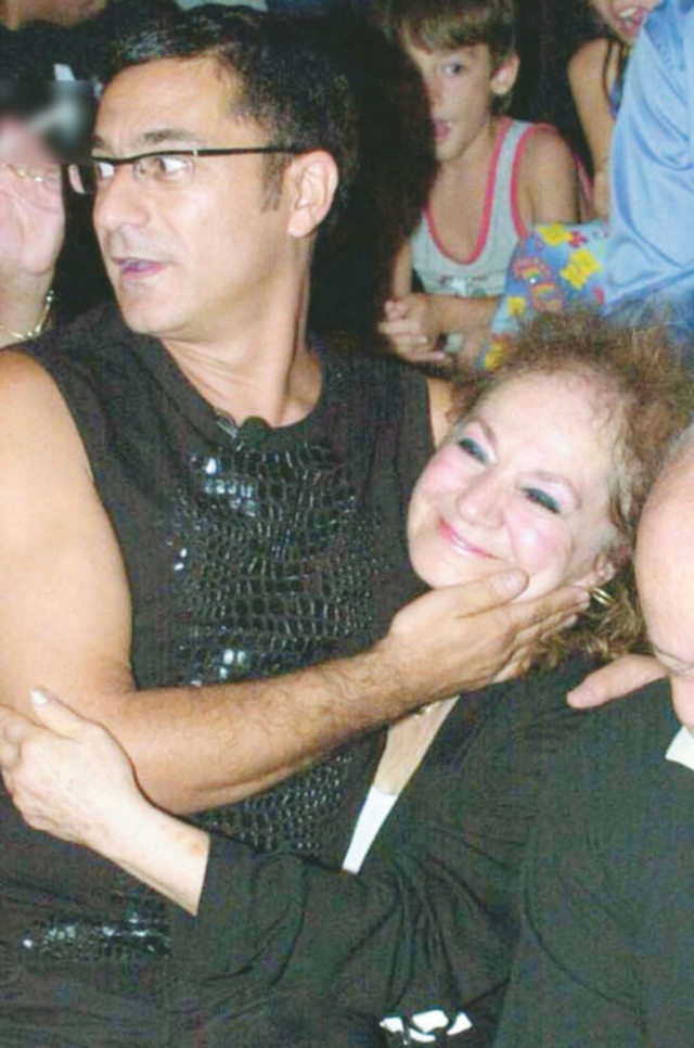 Ünlü sunucu Mehmet Ali Erbil annesinin cenazesine katılmadı