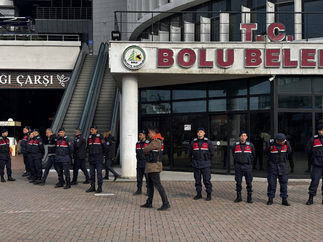 Bolu Belediyesi'ne şafak baskını! Arama yapılıyor