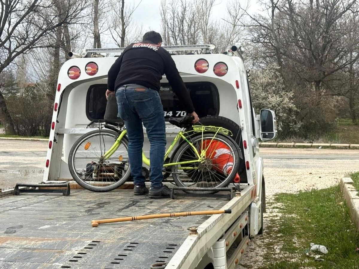 Yalvaç\'ta Bisiklet Sürücüsüne Otomobil Çarptı