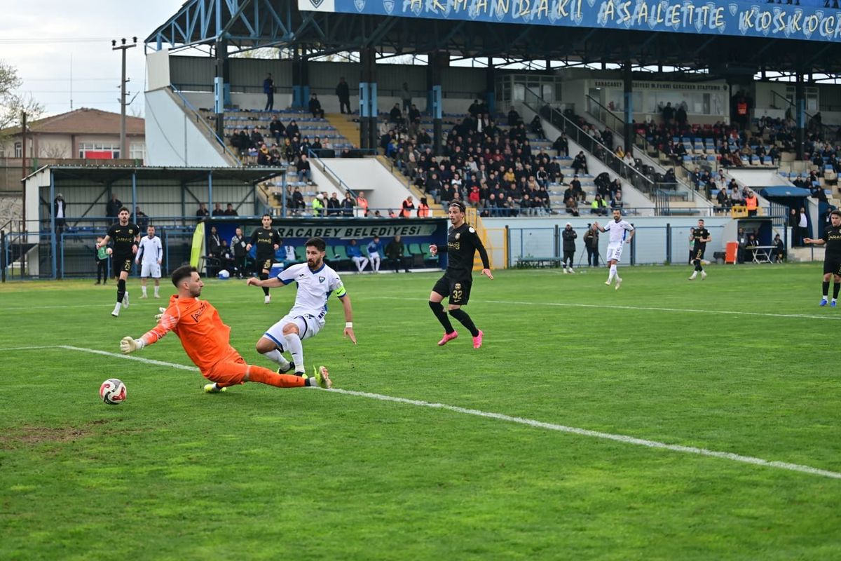 Karacabey Belediyespor, Kastamonuspor\'u 4-0 yendi