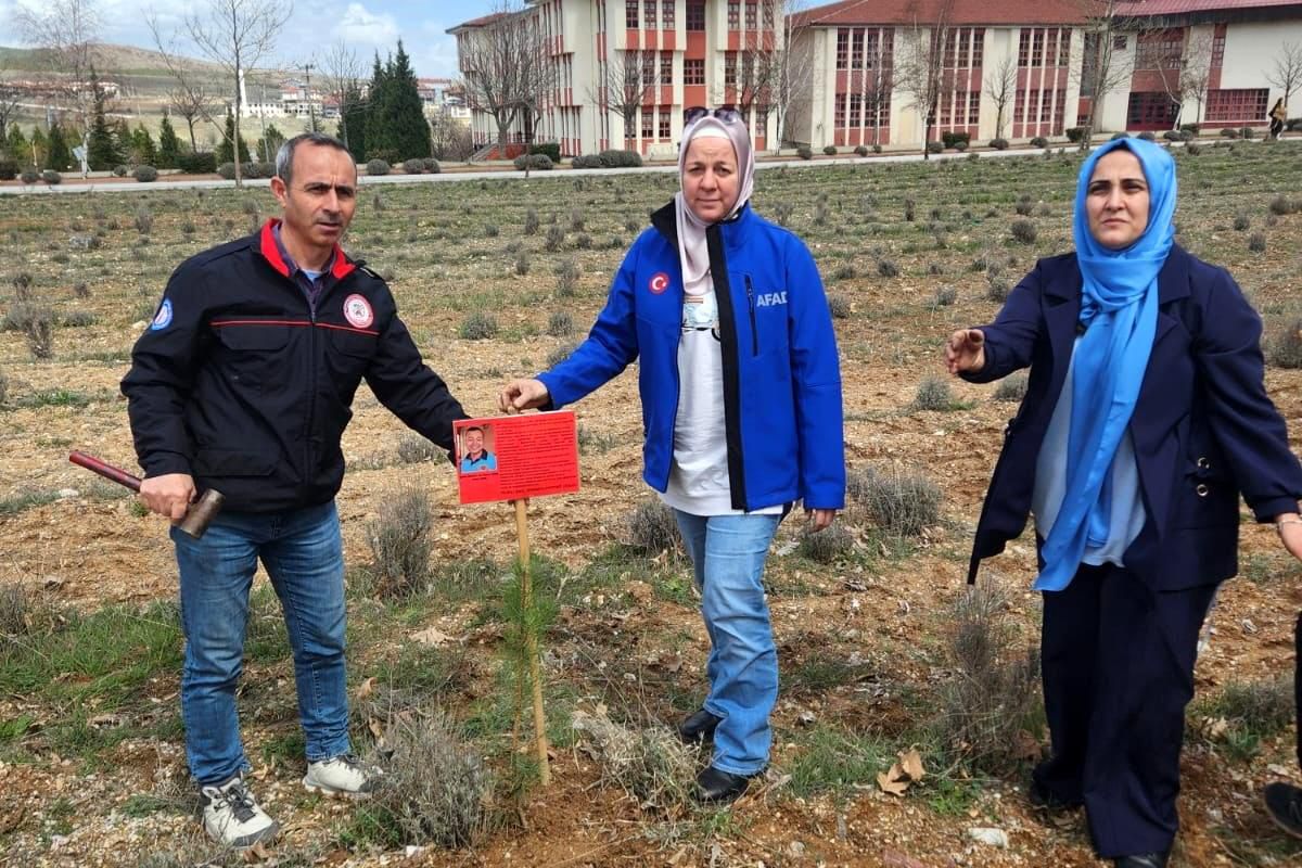 Kütahya\'da şehit itfaiye eri anısına fidan dikildi