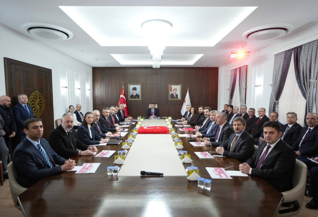 Toplantıya geciken Seda Sarıbaş kapıda kaldı