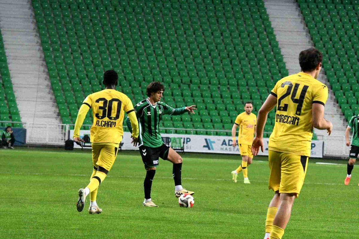 Sakaryaspor - İstanbulspor: 2-2 Beraberlik