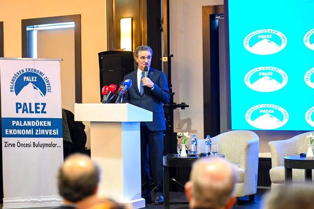 Vali Baruş, Palandöken Ekonomi Zirvesi’nde Konuştu