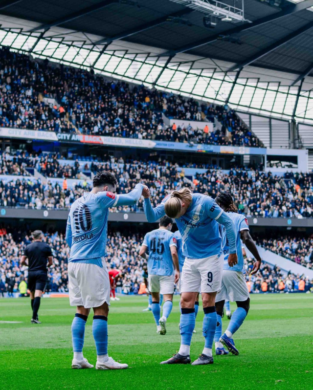 Yok böyle maç! Haaland, Liverpool'un içinden geçti 