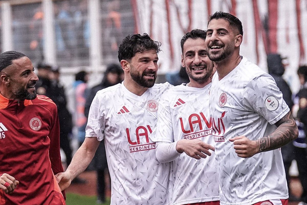 1. Lig\'e yükselecek ilk ekip belli oluyor