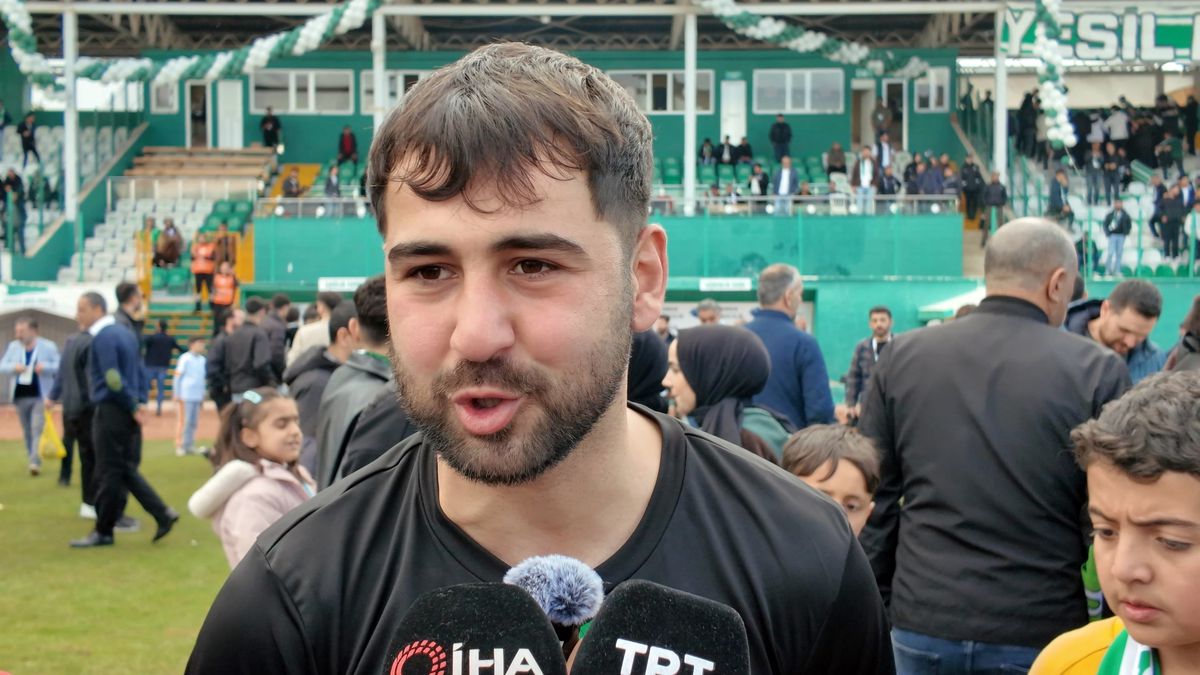 12 Bingölspor Şampiyonluk Kutlaması Yaptı