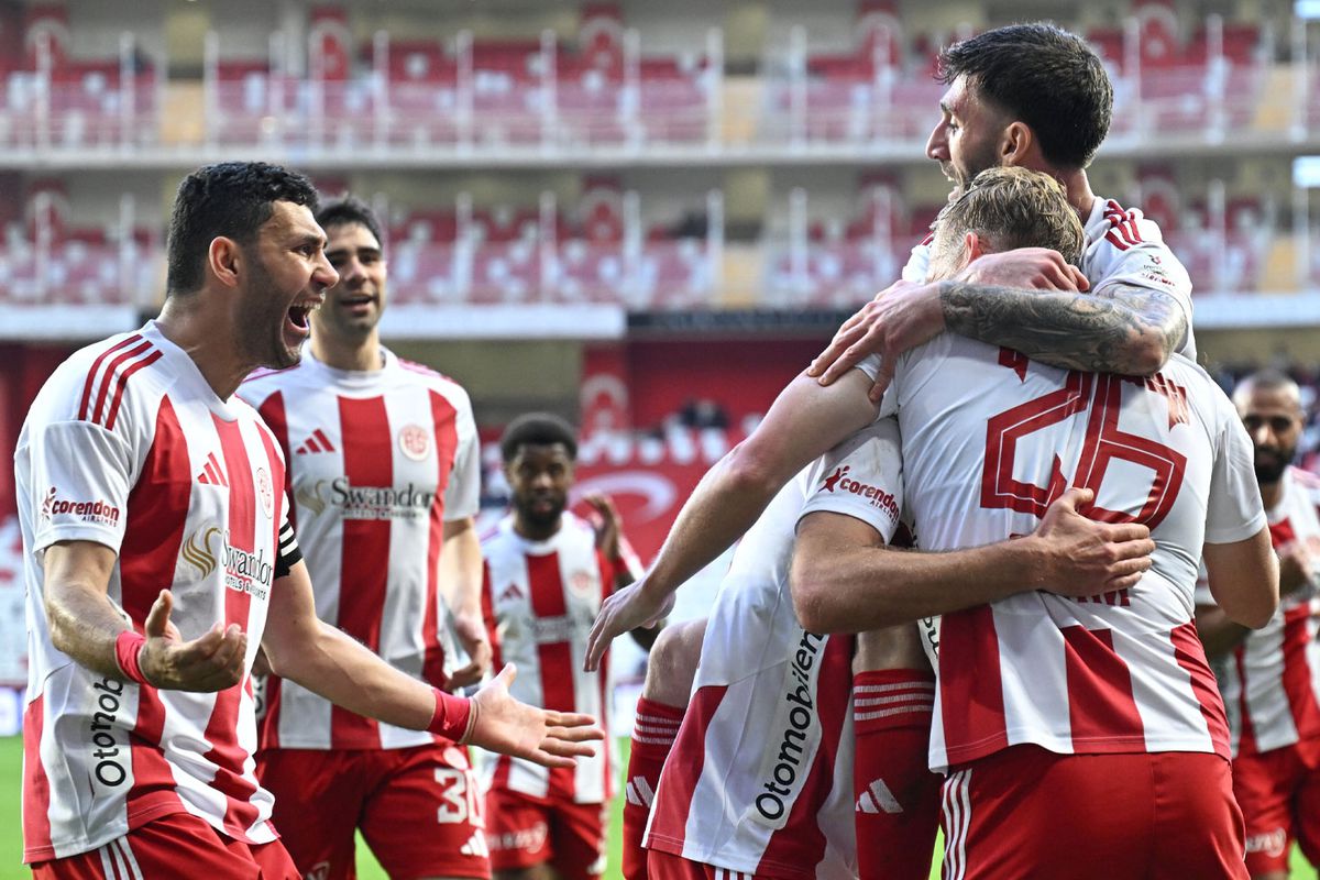 6 puanlık maçta Antalyaspor 3 golle kazandı