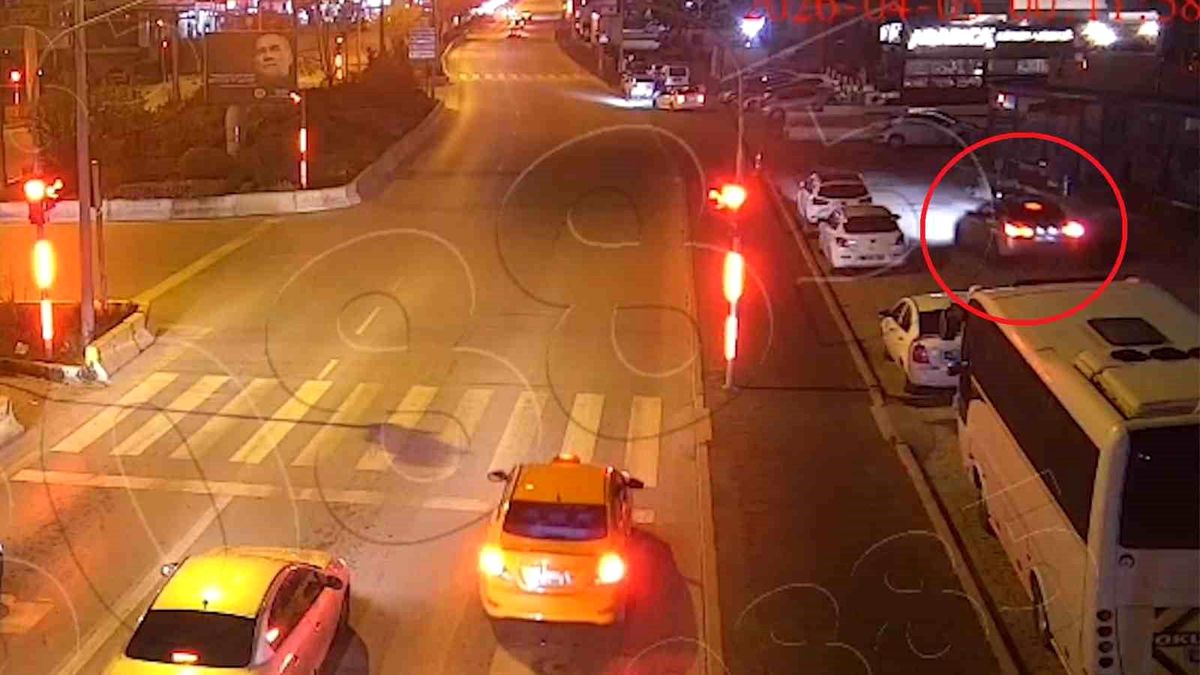 Alkollü Sürücü, Polise Direndi: 3 Polis Yaralı