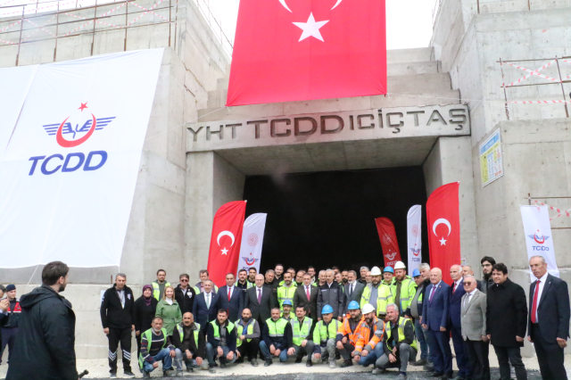 Bakan Uraloğlu: 2053 yılında trenle 48 saatte tüm Türkiye'yi gezeceğiz