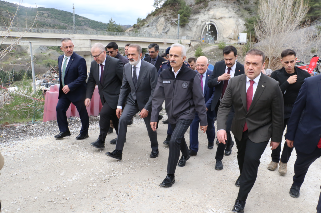 Bakan Uraloğlu: 2053 yılında trenle 48 saatte tüm Türkiye'yi gezeceğiz