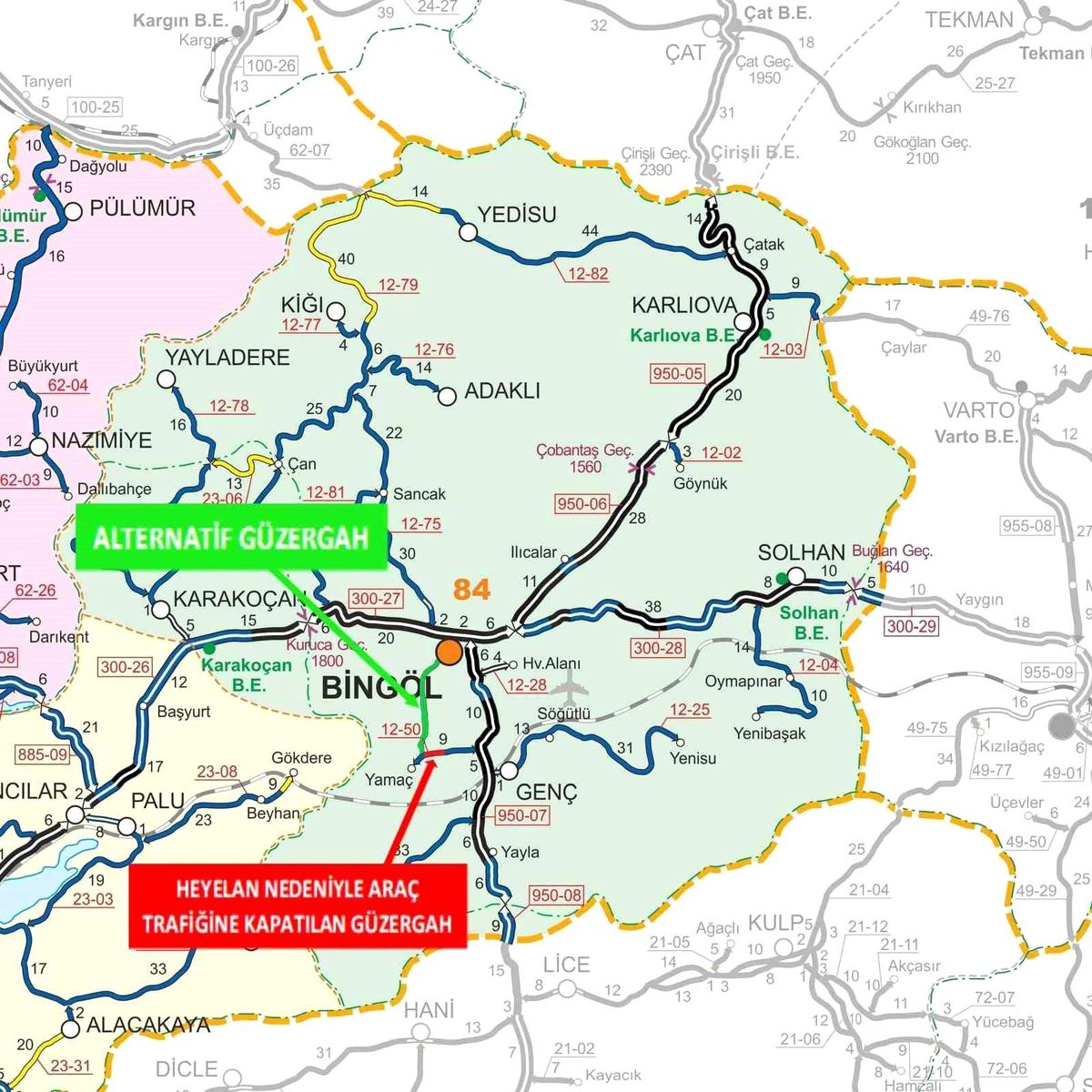 Bingöl\'de Heyelan Yol Kapatıldı