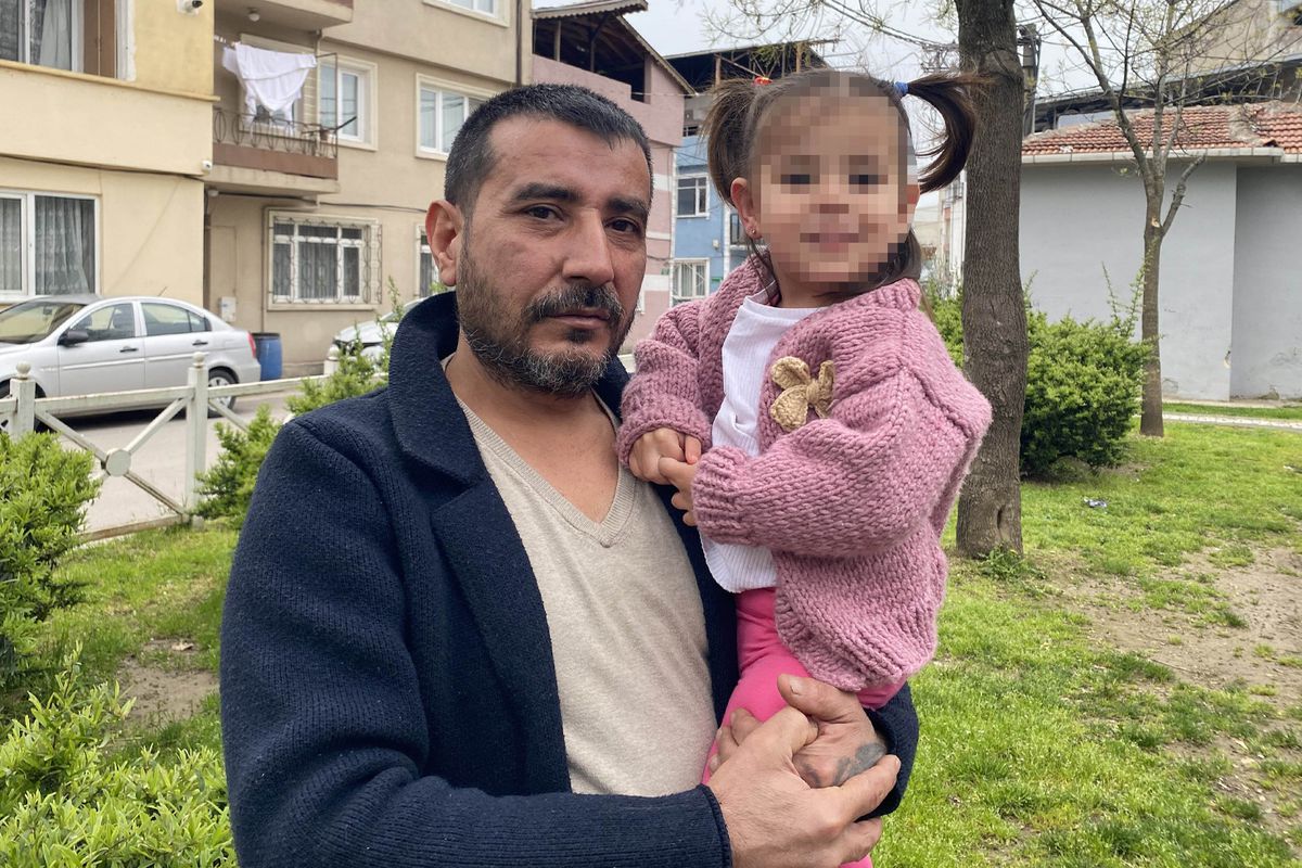 Parktan topladıkları bitki az kalsın minik çocuğun canına mal oluyordu