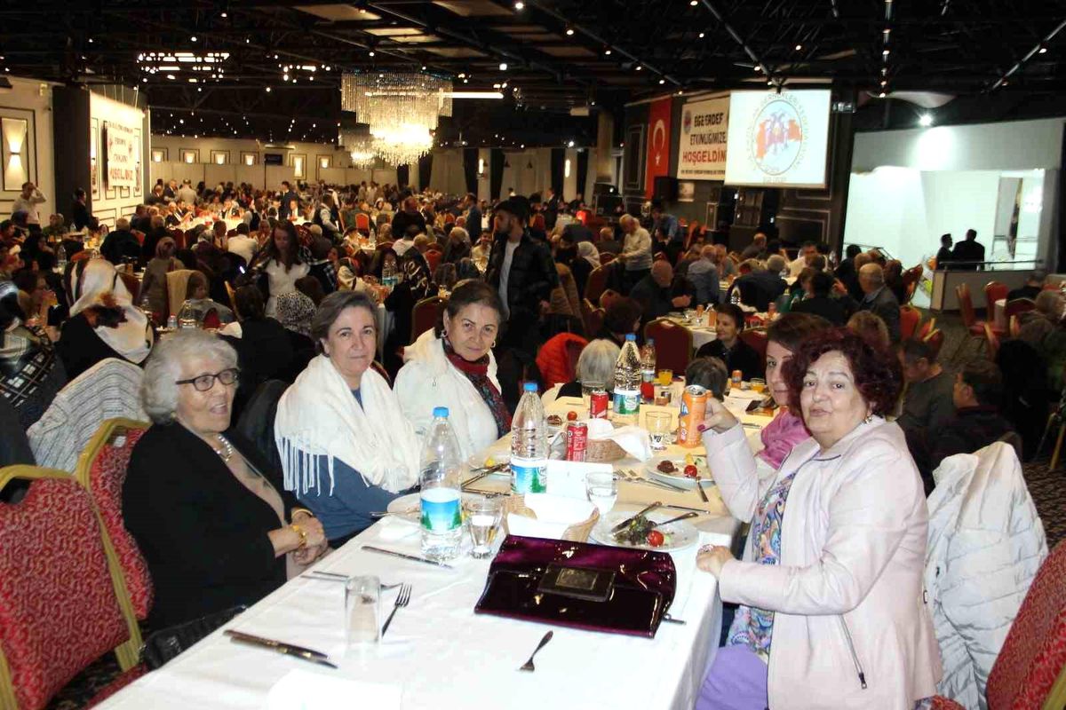 Erzincanlılar İzmir\'de Bir Araya Geldi