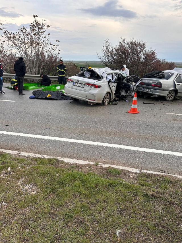 Eskişehir-Ankara yolunda feci kaza: 4 ölü, 2 yaralı