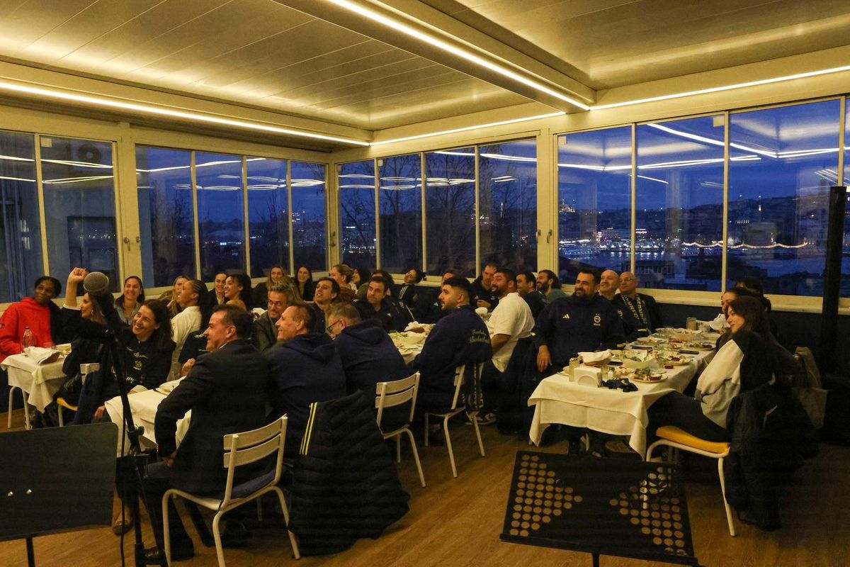 Fenerbahçe Opet Şampiyonluğu Coşkuyla Kutladı