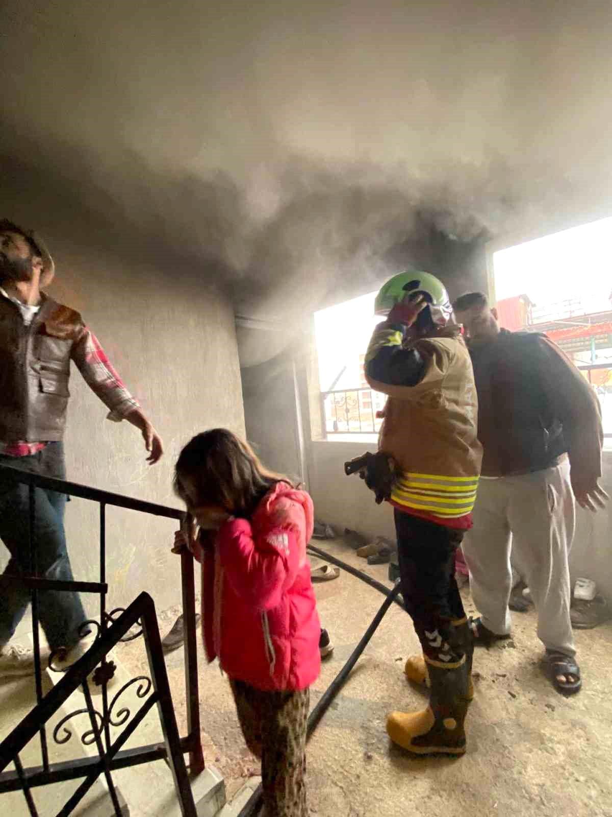 Kırıkhan\'da ev yangını