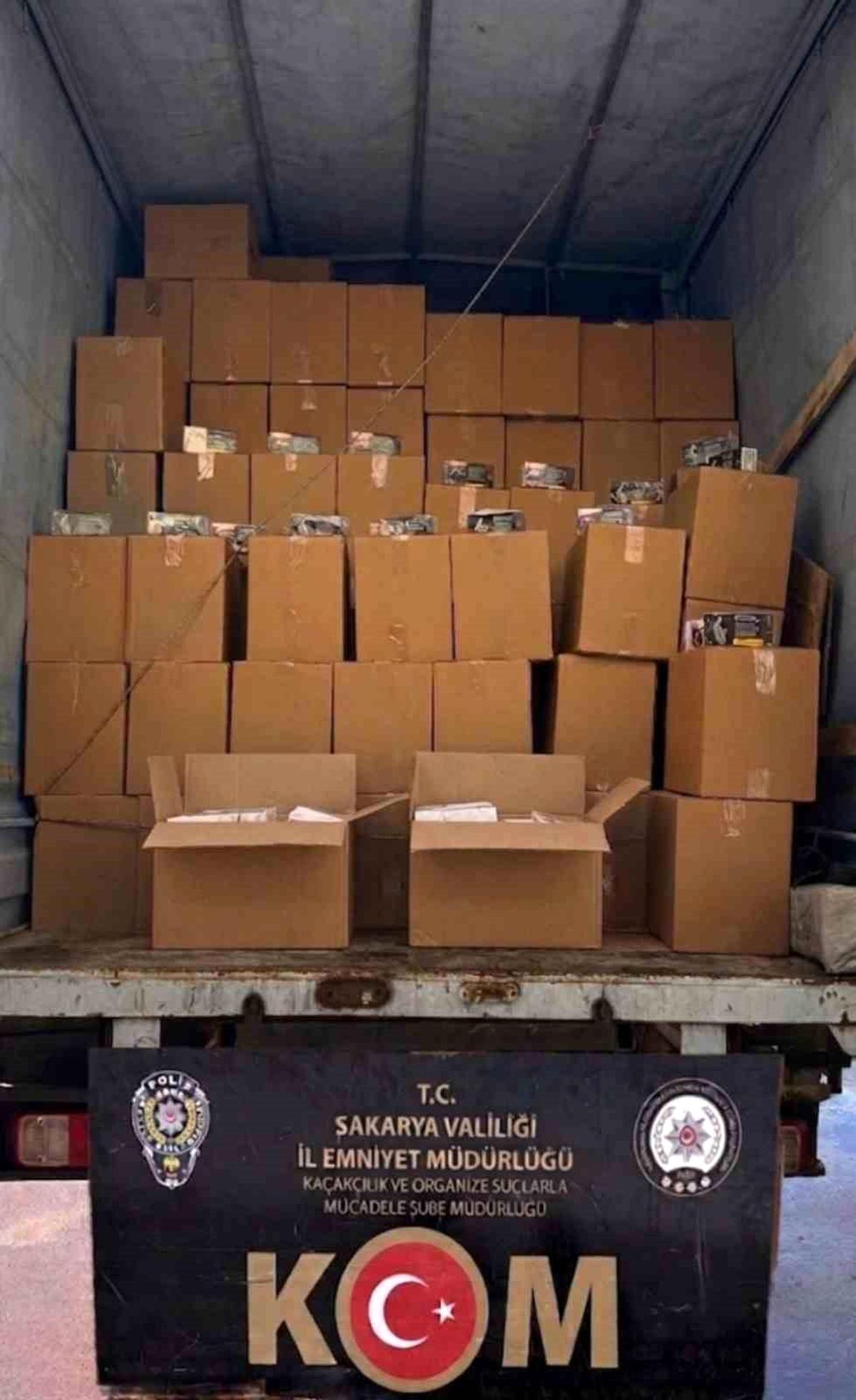 Sakarya\'da Gümrük Kaçağı Makaron Operasyonu