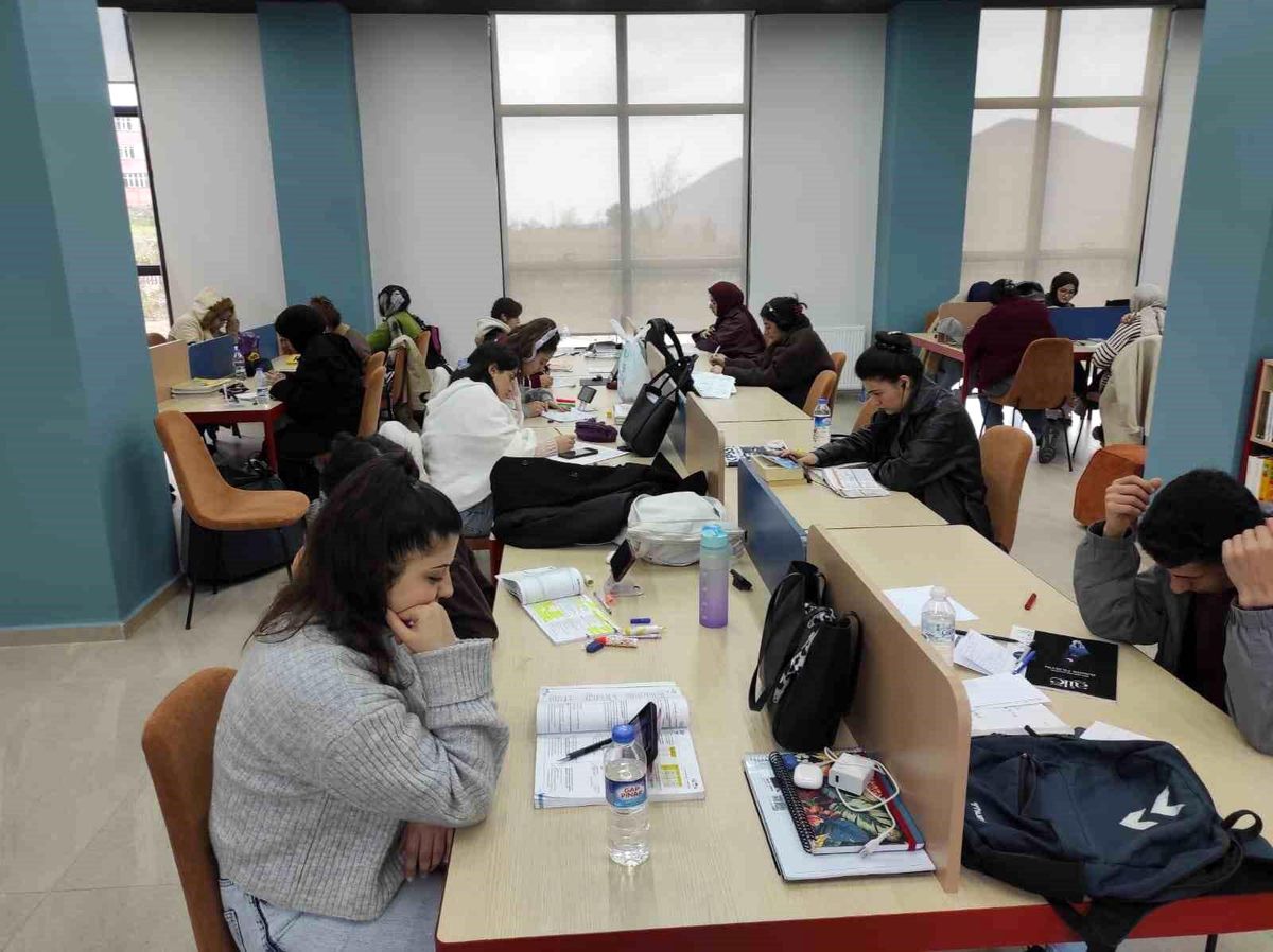 Sason Halk Kütüphanesi\'ne Yoğun İlgi