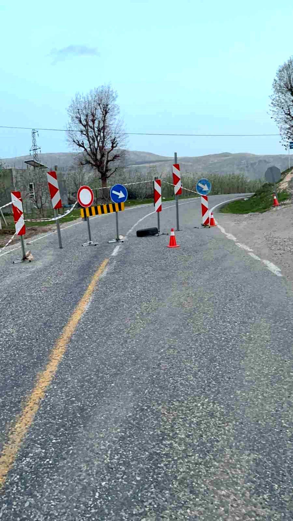 Adıyaman\'da Karayolu Göçtü