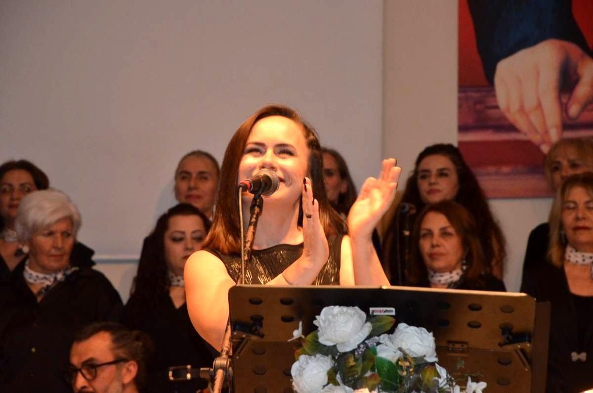 Sinop\'ta Türk halk müziği konseri