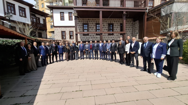 Efkan Ala: CHP'li belediyeler skandal üretim merkezi haline gelmiş