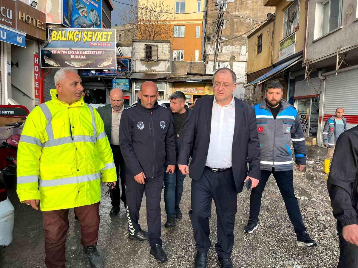 Birecik\'te yağış sonrası ekipler harekete geçti