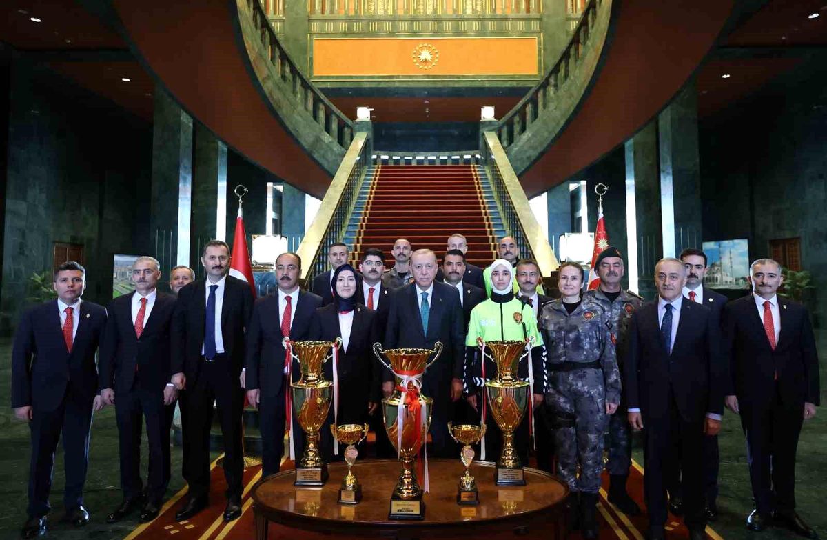 Cumhurbaşkanı Erdoğan Türk Polis Teşkilatı\'nın 181. yılını kutladı