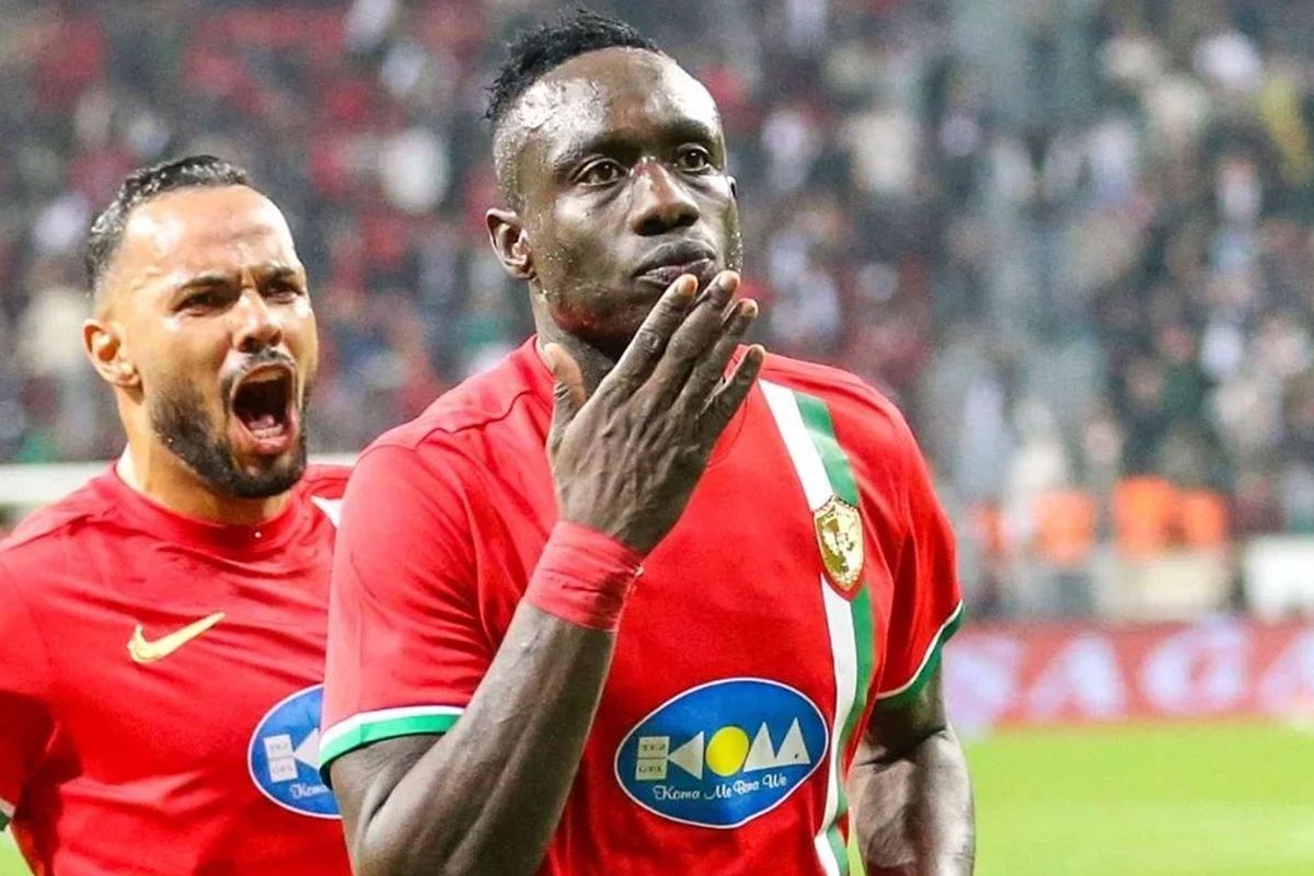 Diagne\'nin tarihe geçmek için 4 gole ihtiyacı var