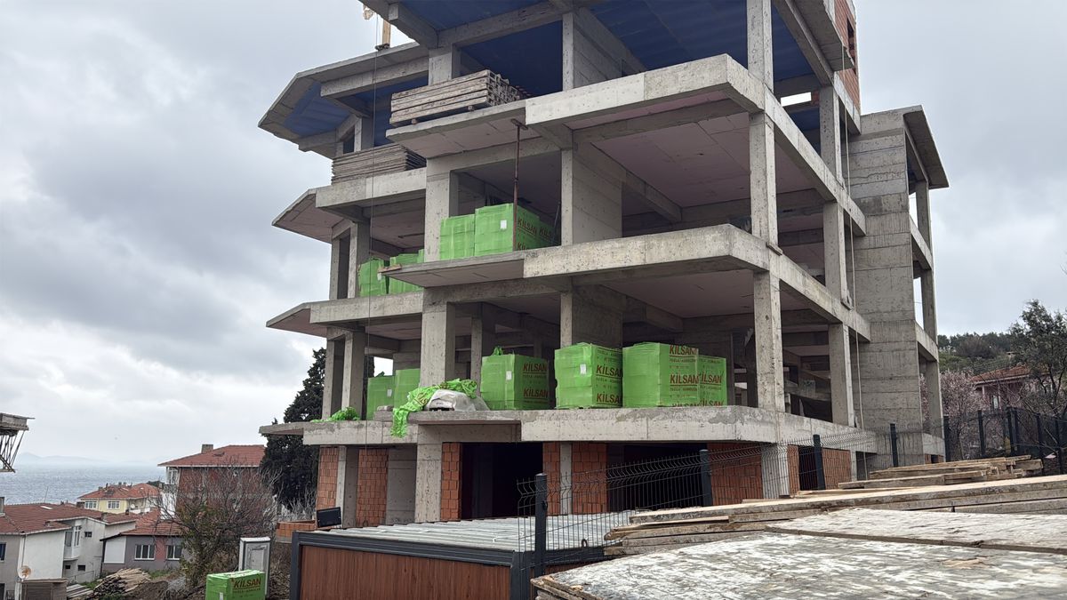 Toprak Kayması Evi Yıktı