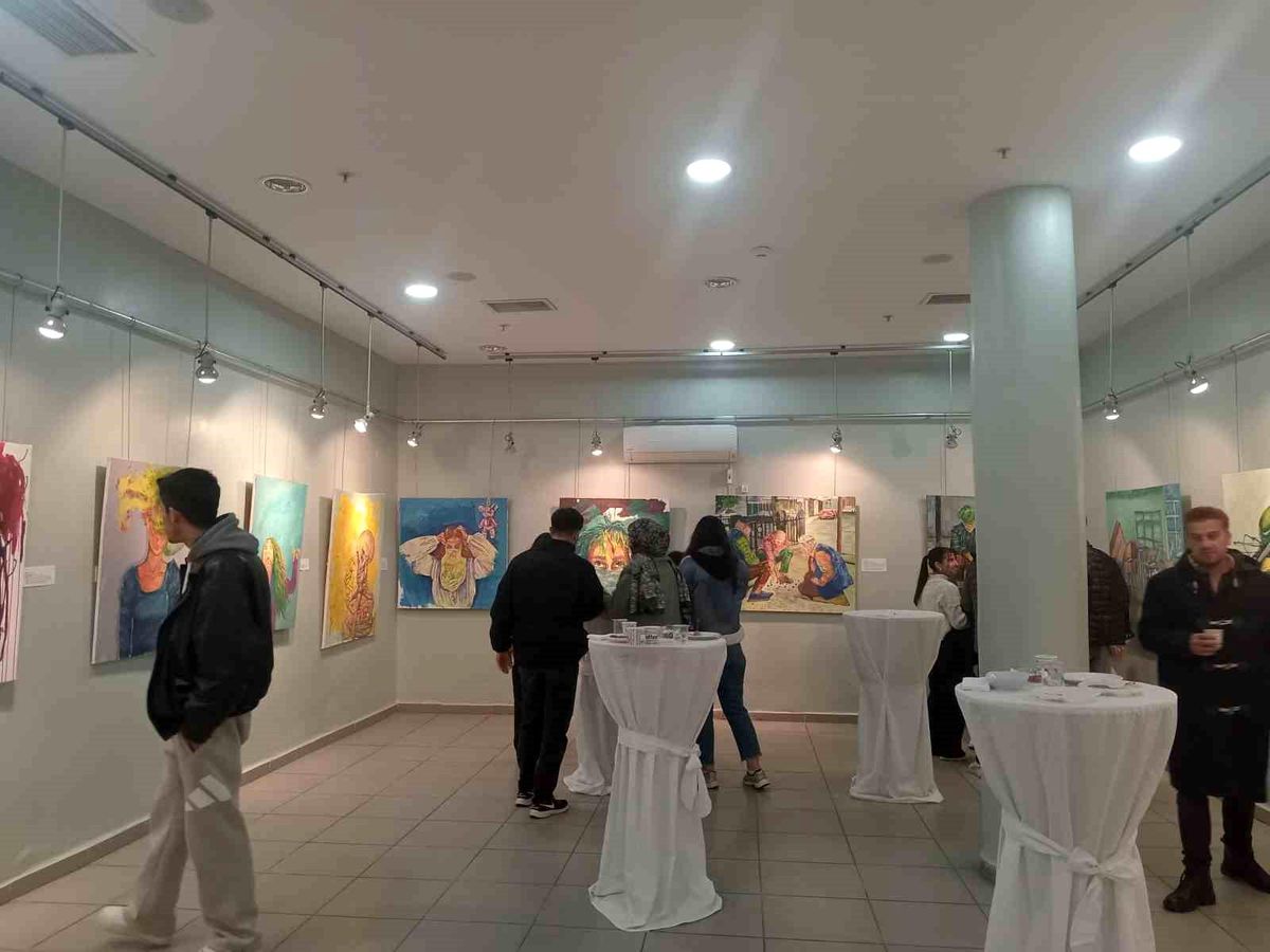 Kahta\'da Rukiye Peyzo\'nun Sanat Sergisi Açıldı