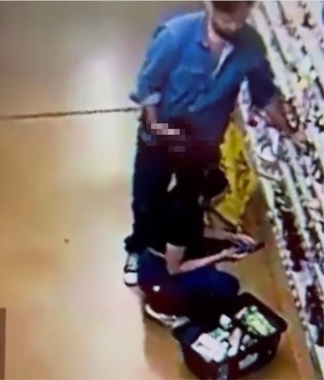 Markette iğrenç olay! Genç kadına cinsel organını gösterip taciz etti