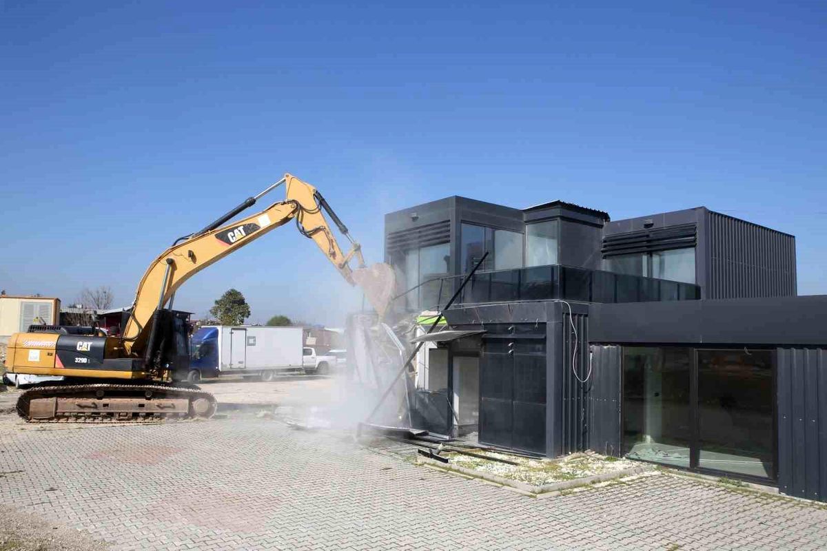 Nilüfer\'de kaçak yapılar yıkıldı