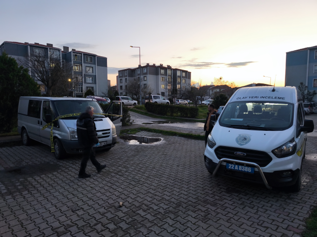 Kanlı pusu! Minibüsünü park ederken kurşunların hedefi oldu