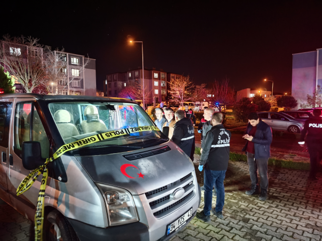 Kanlı pusu! Minibüsünü park ederken kurşunların hedefi oldu
