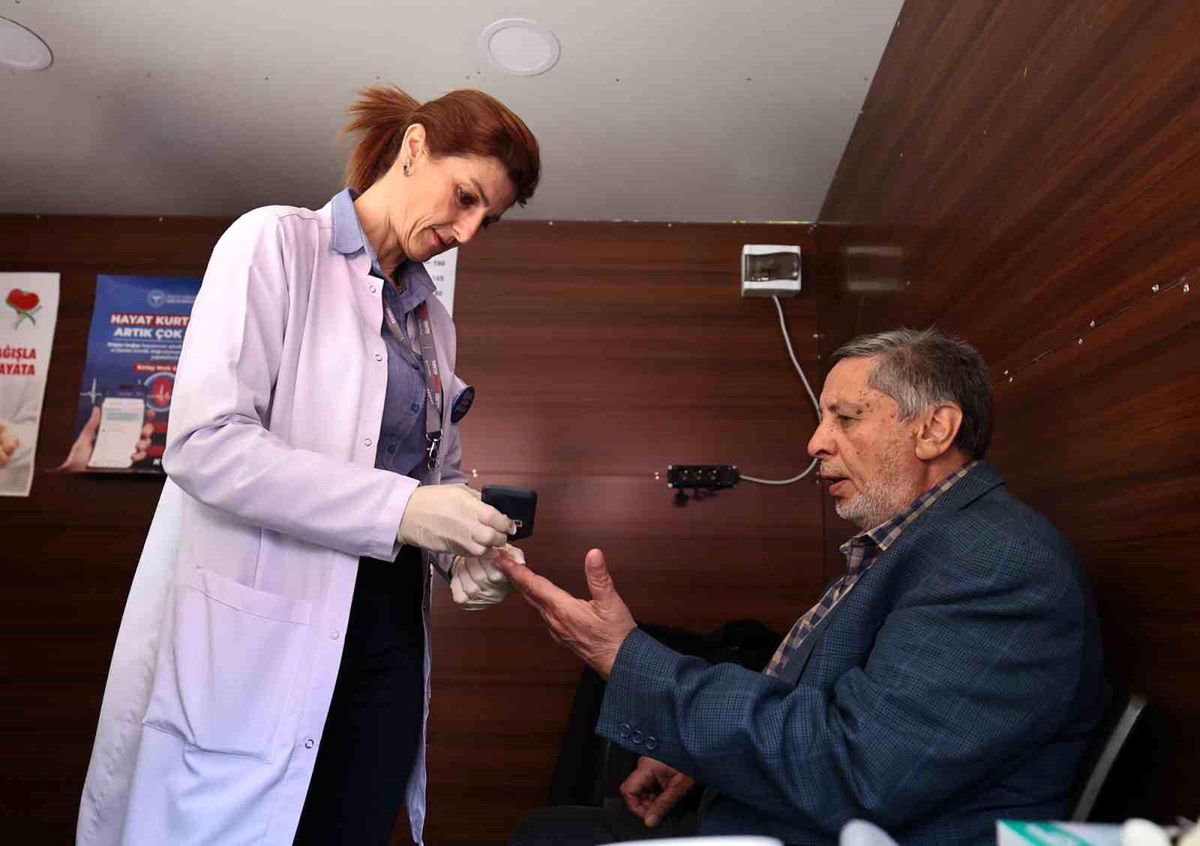 Sağlık Sokağı\'nda 20 ayrı branşta danışmanlık ve tetkik hizmeti veriliyor