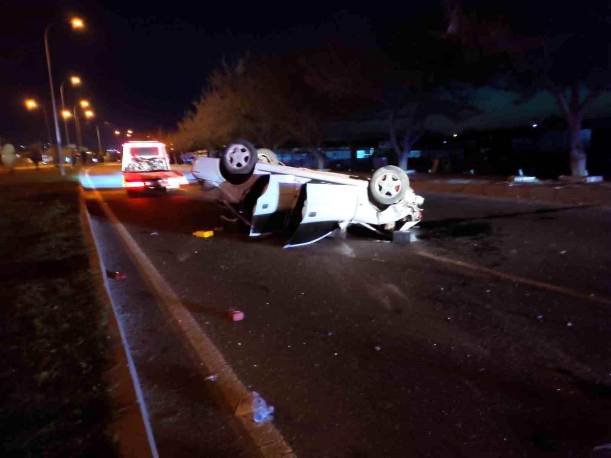 Şanlıurfa\'da Trafik Kazası: 2 Ölü, 5 Yaralı