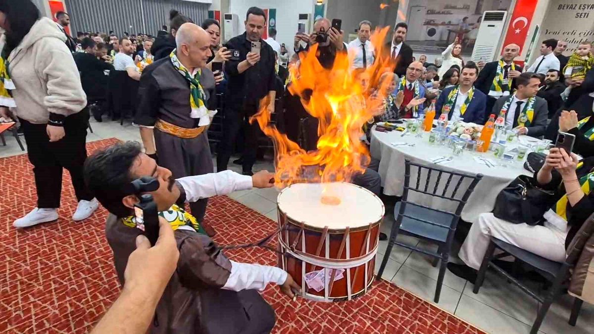 Tekirdağ\'da Şanlıurfa rüzgarı: 1 ton çiğ köfte ikram edildi