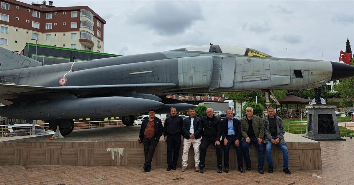 33 yıllık asker arkadaşları Sinop\'ta buluştu