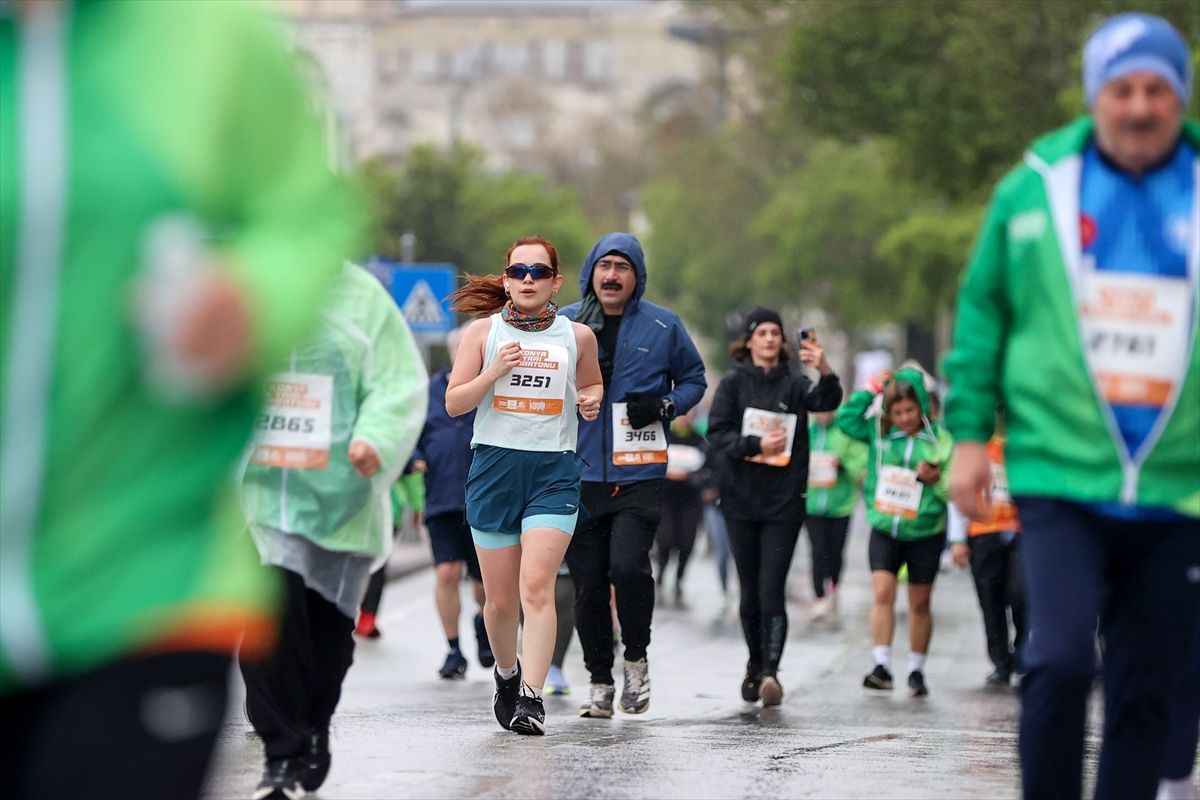 Konya Yarı Maratonu\'nda Kazananlar Bell oldu